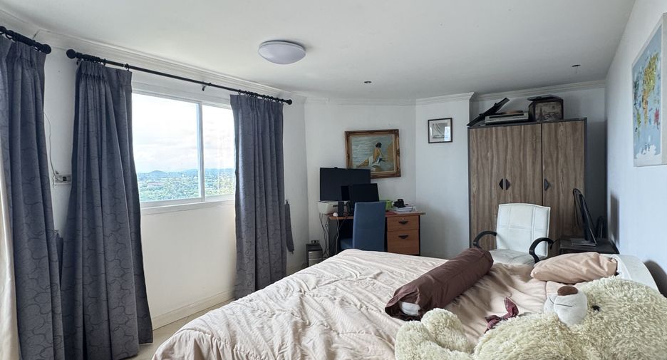 For sale そして for rent 3 ベッドルーム condo in Sattahip, Chonburi