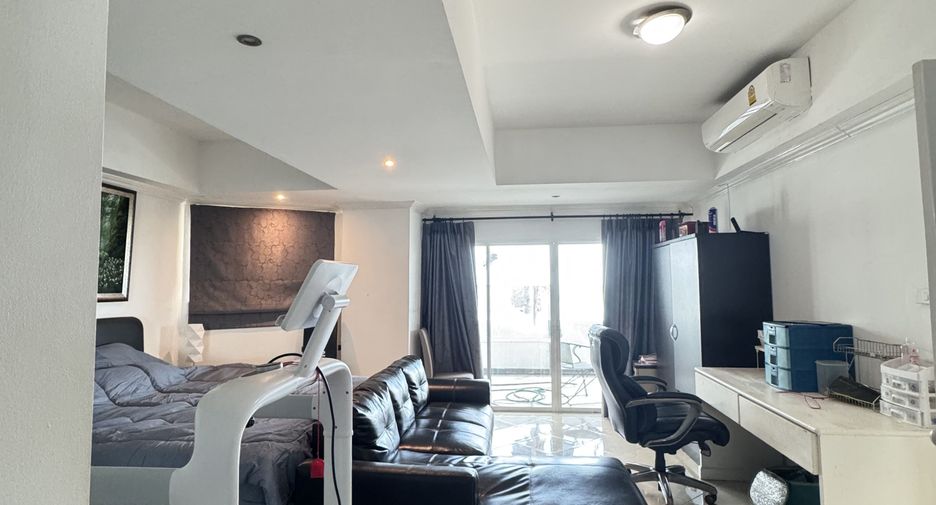 For sale そして for rent 3 ベッドルーム condo in Sattahip, Chonburi