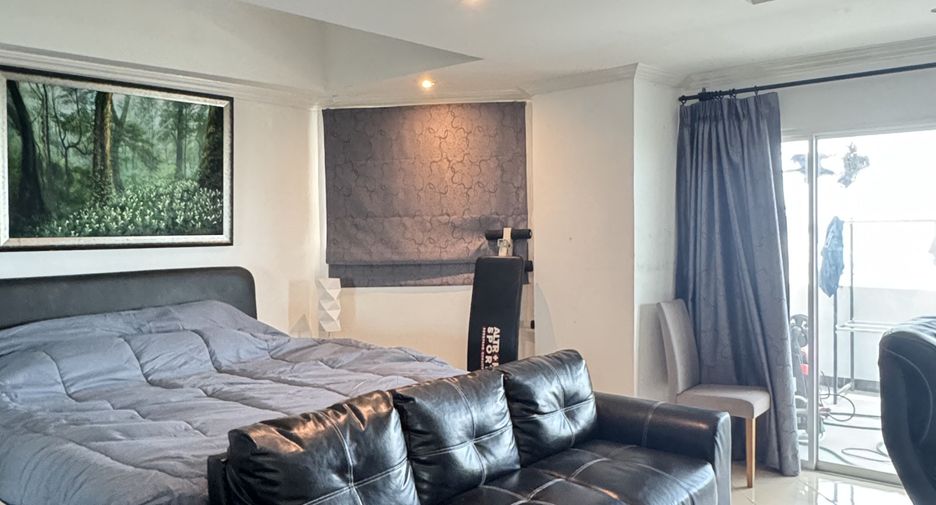 For sale そして for rent 3 ベッドルーム condo in Sattahip, Chonburi
