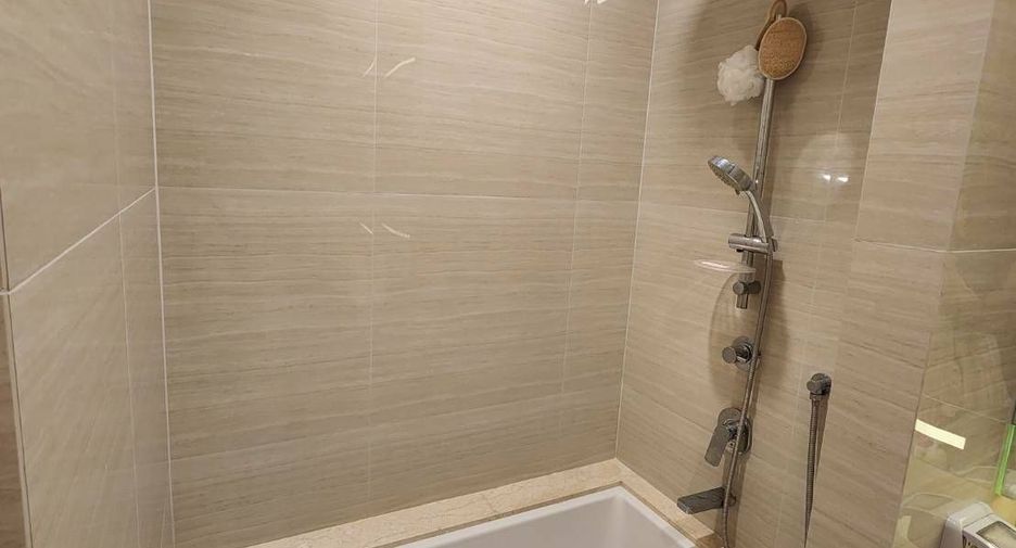 For sale and for rent 3 bedrooms condo in Watthana, Bangkok