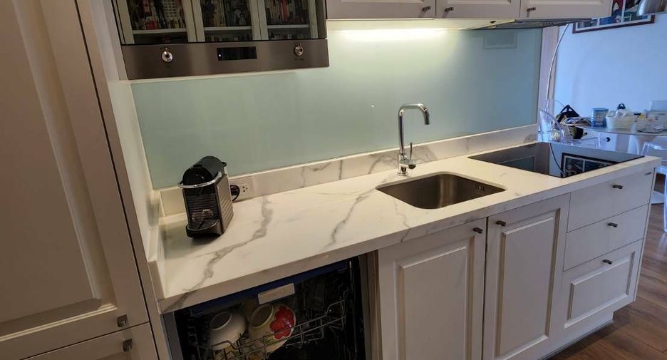 For sale and for rent 3 bedrooms condo in Watthana, Bangkok