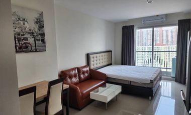 Wohnung zur Miete mit Studio in Suan Luang, Bangkok