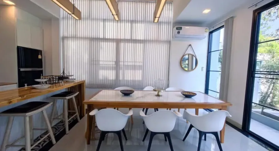 For rent 6 bedrooms villa in Hang Dong, Chiang Mai