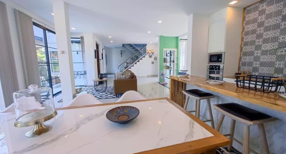 For rent 6 bedrooms villa in Hang Dong, Chiang Mai