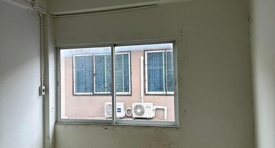 For rent 4 bedrooms retail Space in Bang Lamung, Chonburi