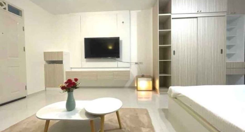 For rent studio condo in Huai Khwang, Bangkok