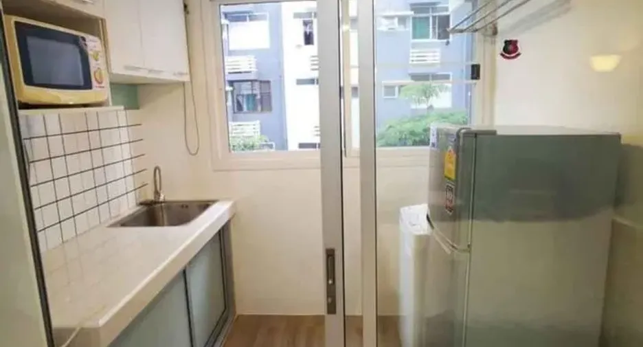 À louer studio condo à Huai Khwang, Bangkok