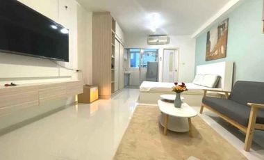 Wohnung zur Miete mit Studio in Huai Khwang, Bangkok