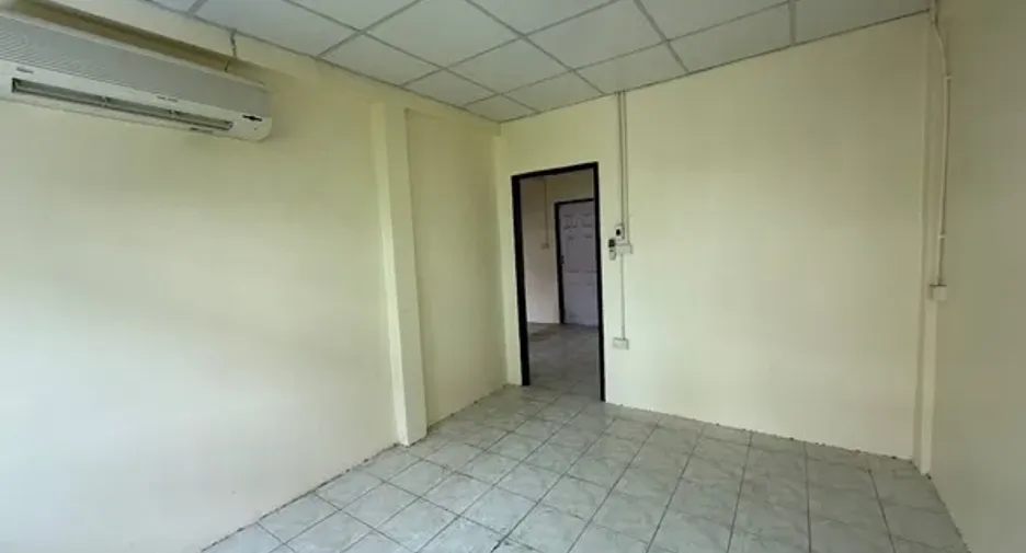 For sale 3 bedrooms townhouse in Phaya Thai, Bangkok