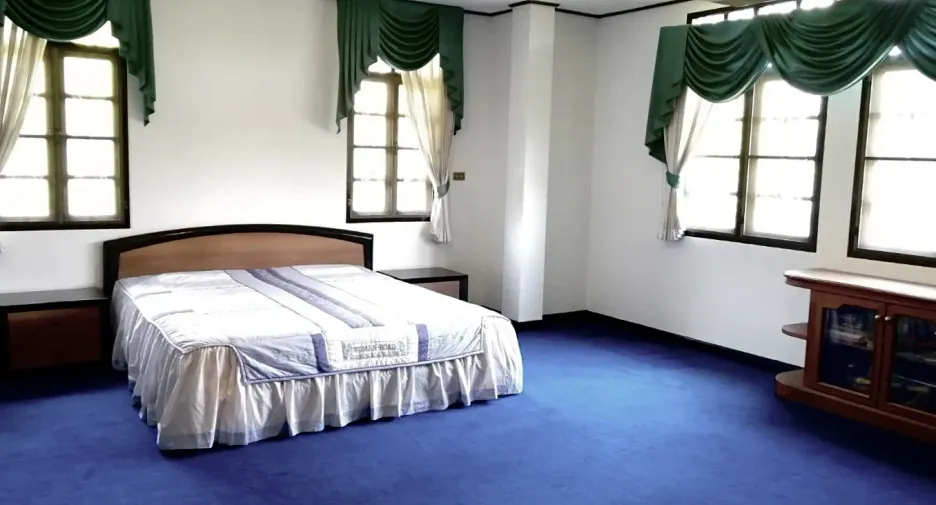 À vendre 5 chambres maison à San Sai, Chiang Mai