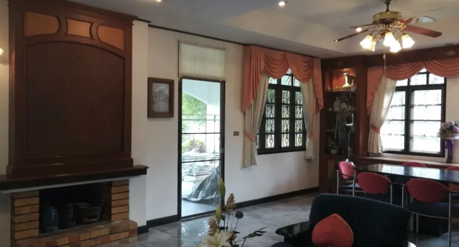 À vendre 5 chambres maison à San Sai, Chiang Mai