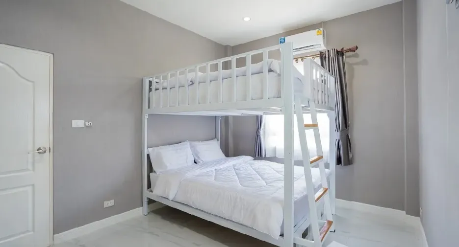 For sale 3 bedrooms villa in Cha Am, Phetchaburi