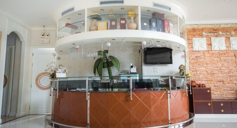 À vendre 5 chambres villa à Bang Kapi, Bangkok
