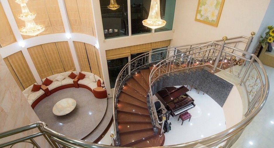 À vendre 5 chambres villa à Bang Kapi, Bangkok