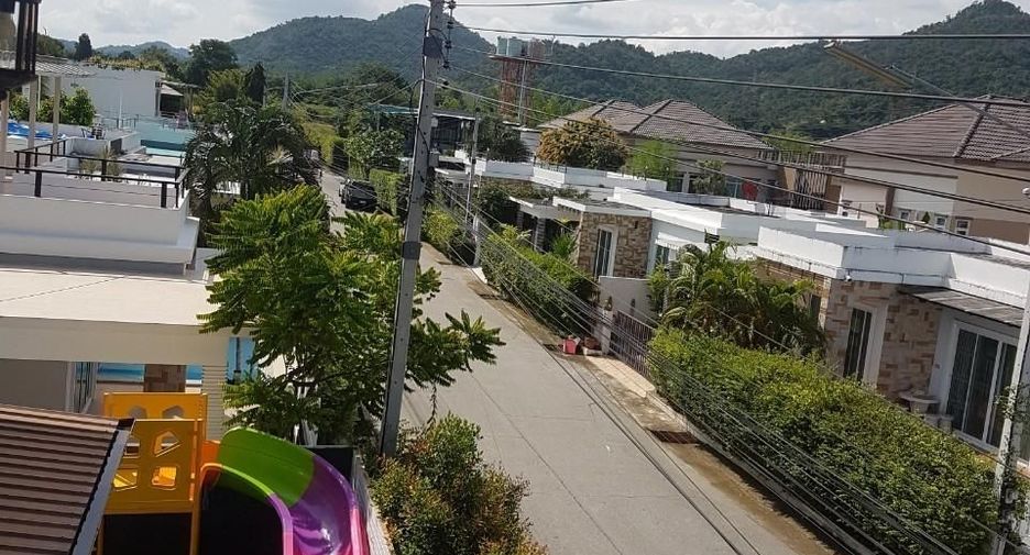 For rent 4 bedrooms villa in Hua Hin, Prachuap Khiri Khan