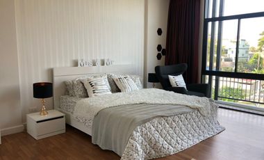 For sale 3 bedrooms townhouse in Wang Thonglang, Bangkok