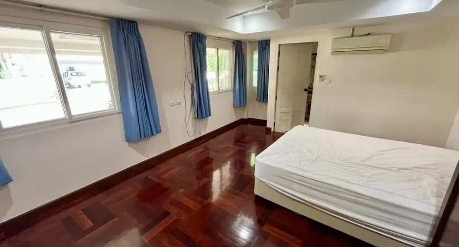 Casa en alquiler de 5 habitaciones en Hang Dong, Chiang Mai