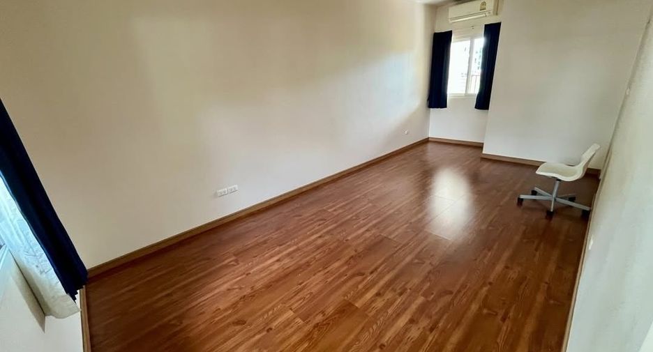 Casa en alquiler de 5 habitaciones en Hang Dong, Chiang Mai
