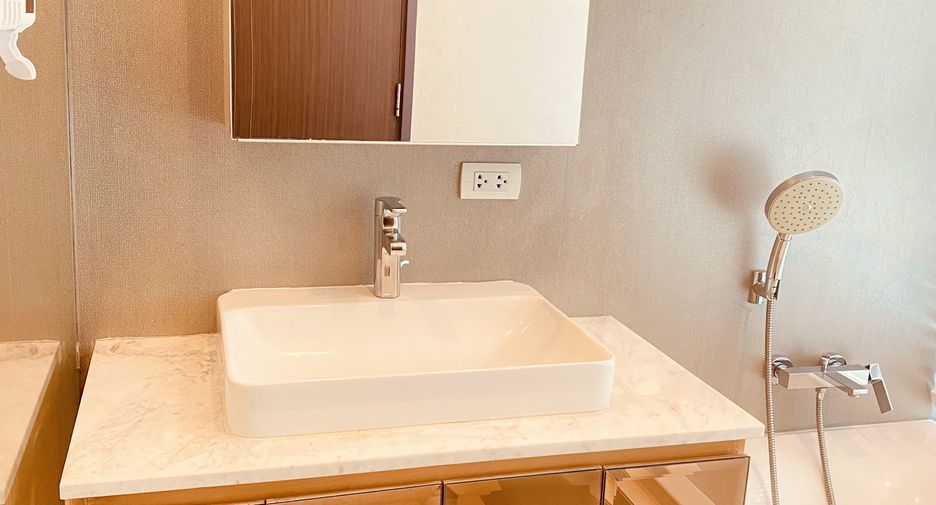 For sale and for rent 2 bedrooms condo in Pathum Wan, Bangkok