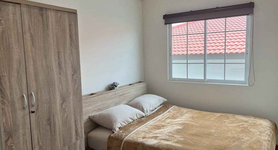 For rent 4 bedrooms townhouse in Bang Lamung, Chonburi