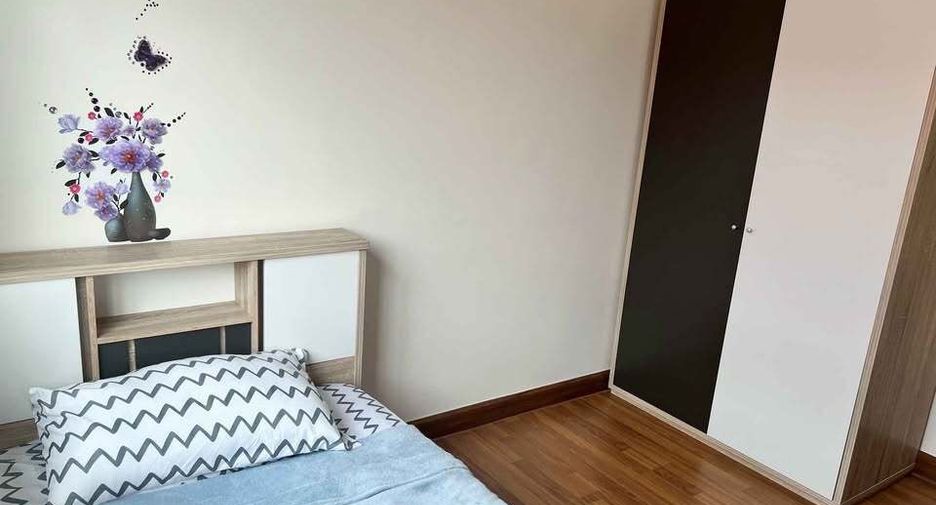 For rent 4 bedrooms townhouse in Bang Lamung, Chonburi