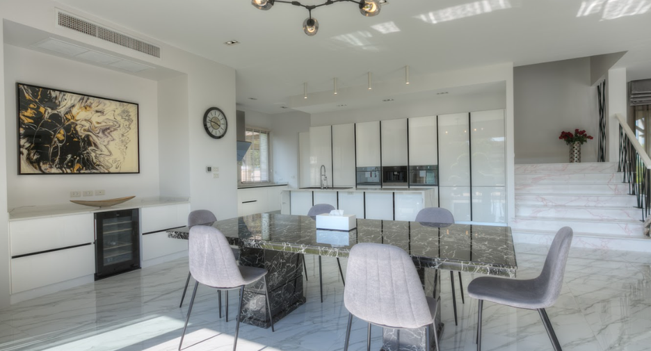 For sale 4 bedrooms villa in Thalang, Phuket