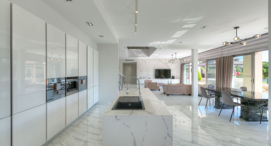 For sale 4 bedrooms villa in Thalang, Phuket