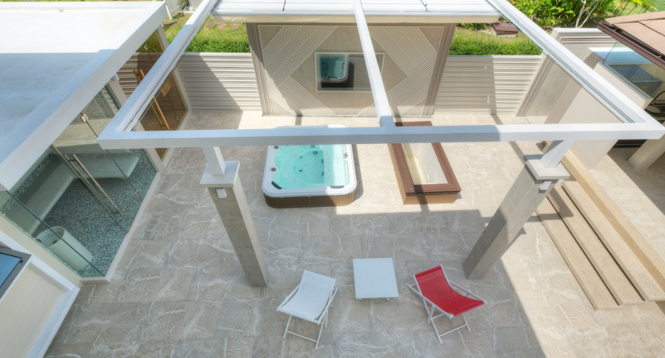 For sale 4 bedrooms villa in Thalang, Phuket