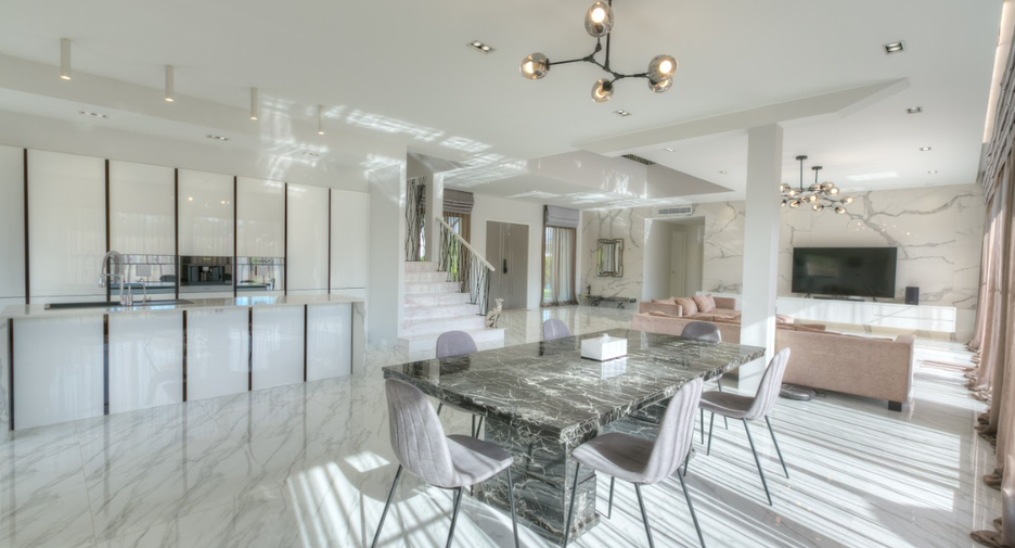 For sale 4 bedrooms villa in Thalang, Phuket