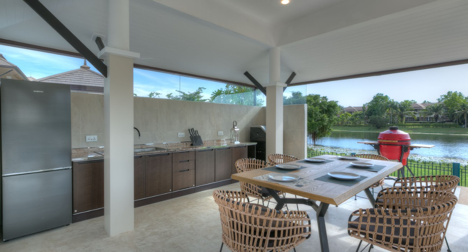 For sale 4 bedrooms villa in Thalang, Phuket