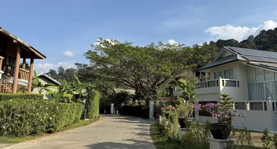 For sale 4 bedrooms villa in Thalang, Phuket