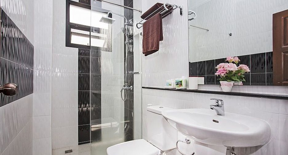 Продажа и аренда 6 спальни вилла в Банг Ламунг, Чонбури