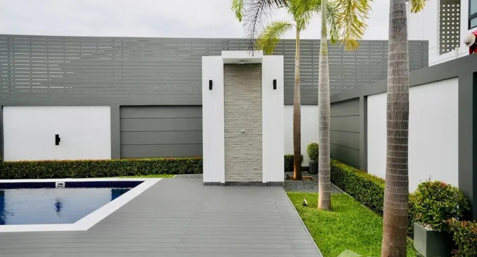 For rent 4 bedrooms villa in Mueang Chiang Mai, Chiang Mai