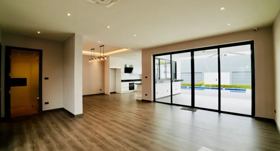 For rent 4 bedrooms villa in Mueang Chiang Mai, Chiang Mai