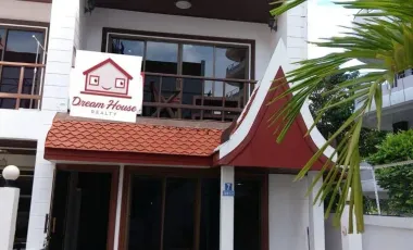 À vendre et à louer 5 chambres maison à Bang Lamung, Chonburi