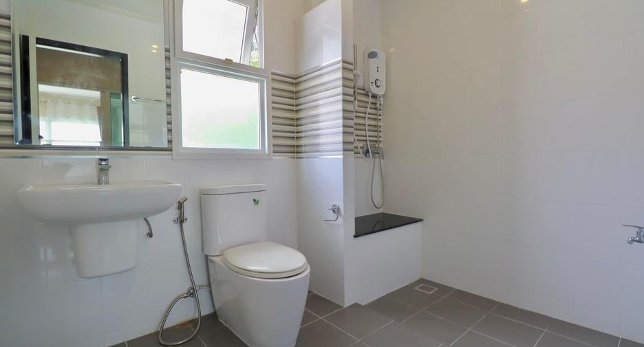 For rent 3 bedrooms house in Mueang Chiang Mai, Chiang Mai