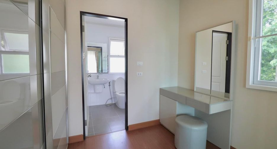 For rent 3 bedrooms house in Mueang Chiang Mai, Chiang Mai
