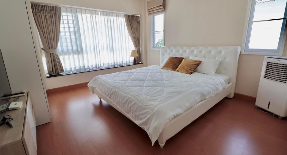 For rent 3 bedrooms house in Mueang Chiang Mai, Chiang Mai
