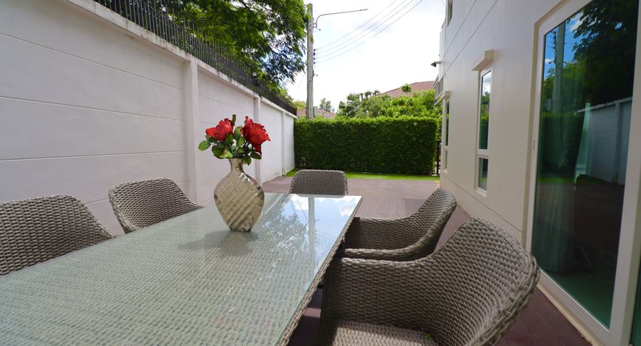 For rent 3 bedrooms house in Mueang Chiang Mai, Chiang Mai