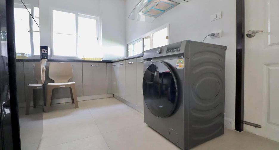 For rent 3 bedrooms house in Mueang Chiang Mai, Chiang Mai