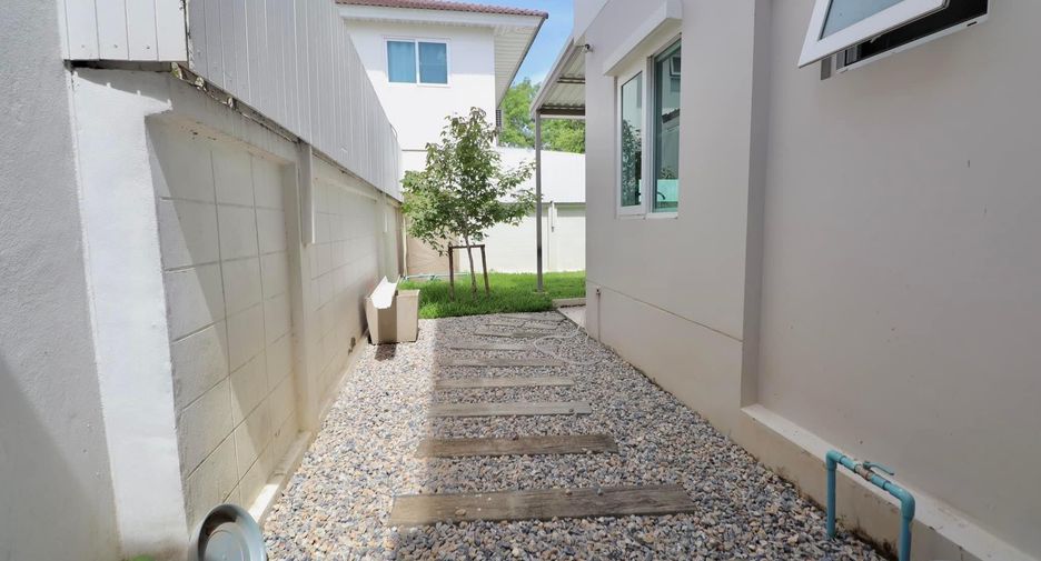 For rent 3 bedrooms house in Mueang Chiang Mai, Chiang Mai