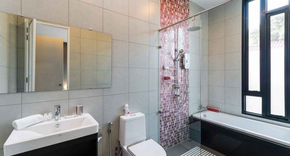 For rent 3 bedrooms townhouse in Ko Samui, Surat Thani