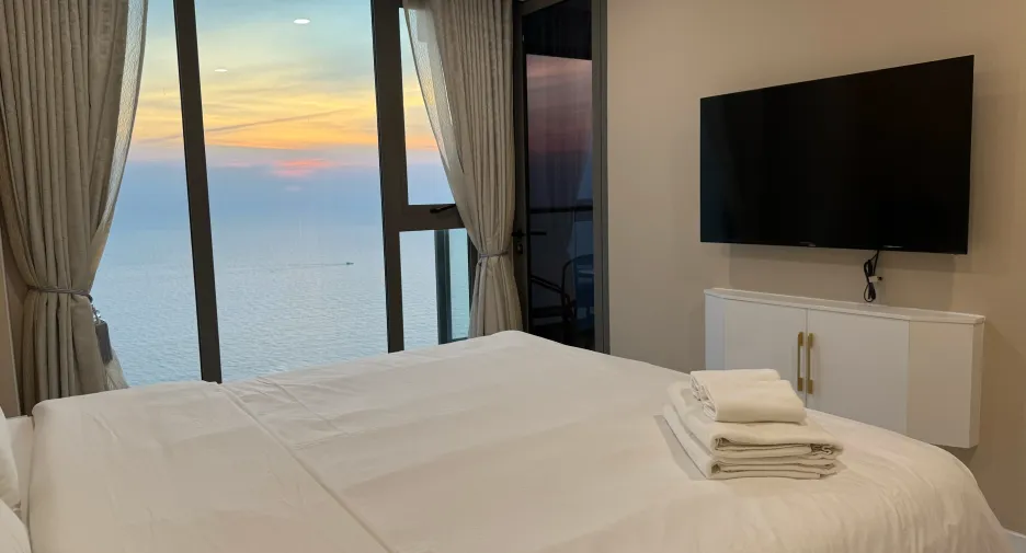 For rent 3 bedrooms condo in Bang Lamung, Chonburi