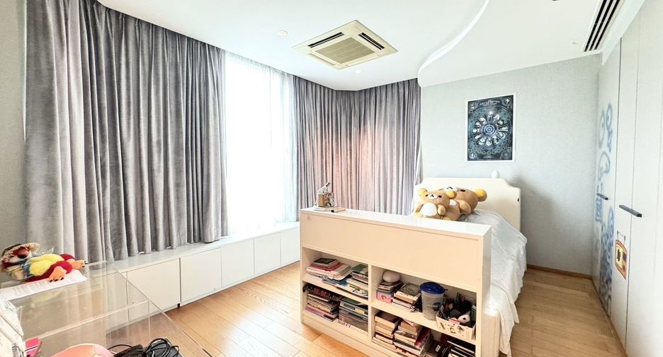 For sale 4 ベッドルーム condo in Pathum Wan, Bangkok