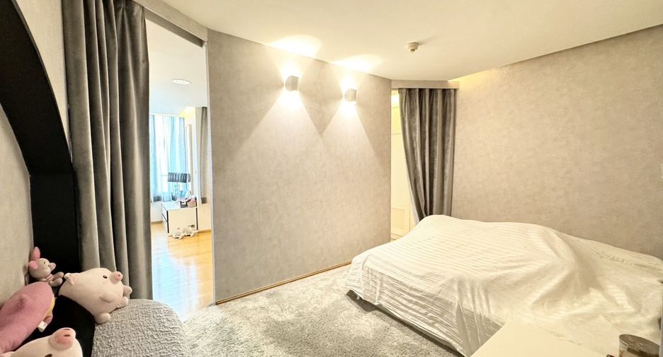 For sale 4 ベッドルーム condo in Pathum Wan, Bangkok
