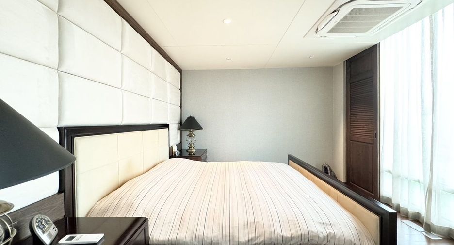 For sale 4 ベッドルーム condo in Pathum Wan, Bangkok