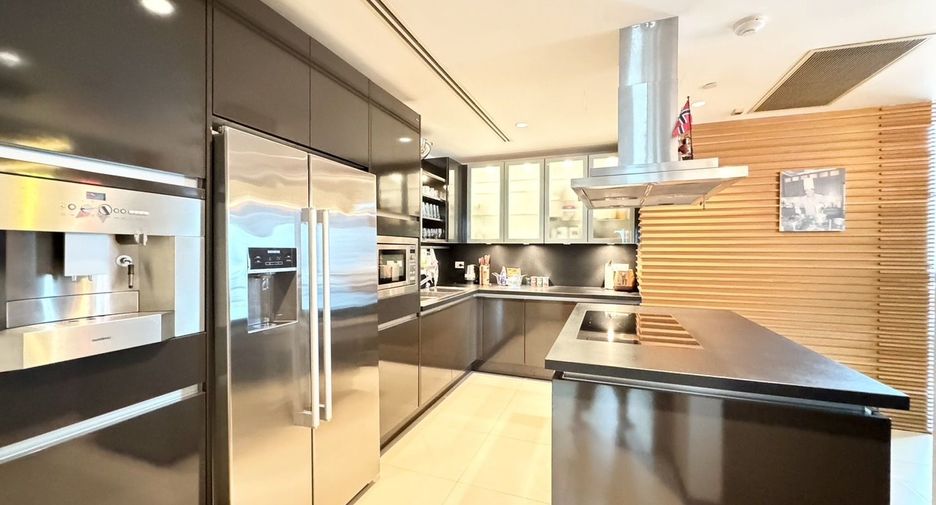 For sale 4 ベッドルーム condo in Pathum Wan, Bangkok