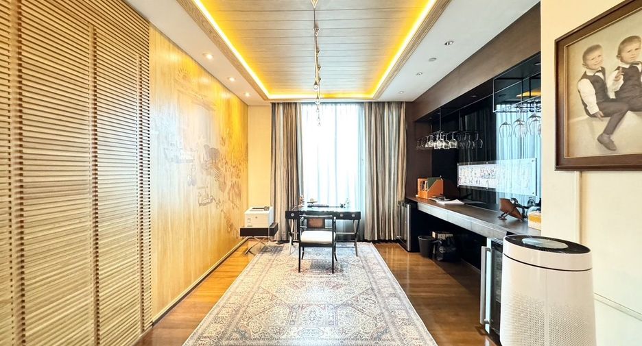 For sale 4 ベッドルーム condo in Pathum Wan, Bangkok
