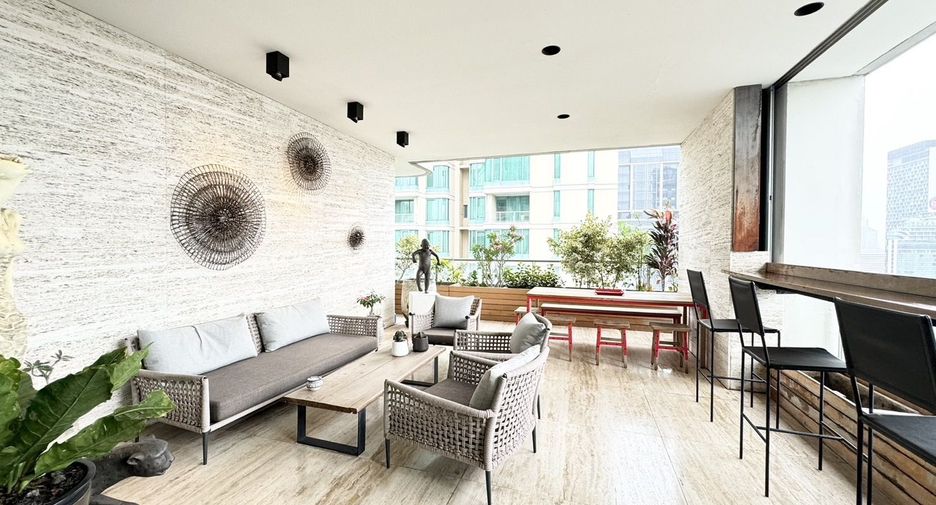 For sale 4 ベッドルーム condo in Pathum Wan, Bangkok