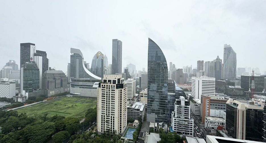For sale 4 ベッドルーム condo in Pathum Wan, Bangkok